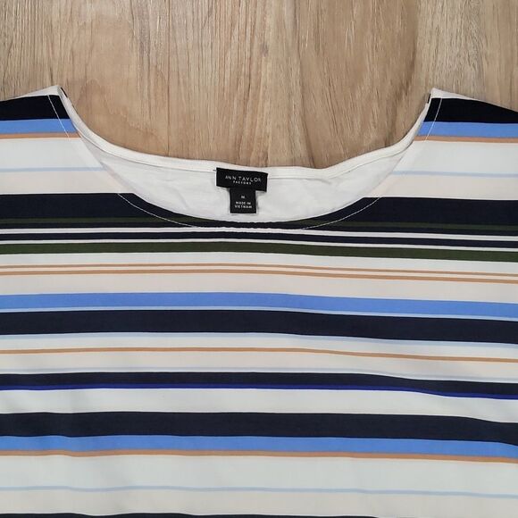 🔺️Ann Taylor Cream Striped Short Sleeve Top Medium - Picture 3 of 8